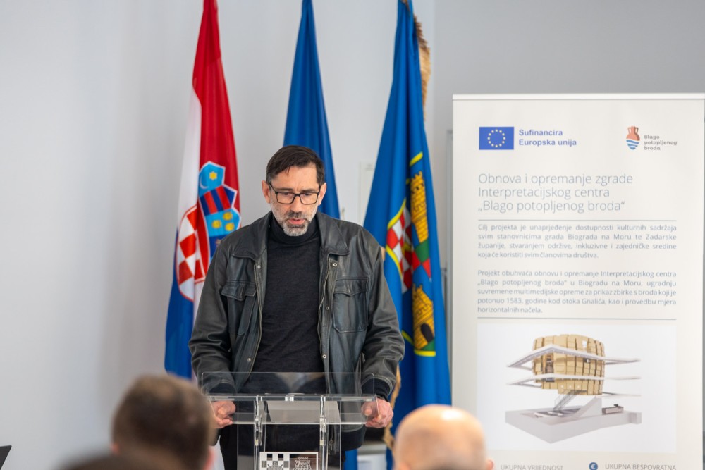 Slika 1442026-29.jpg 1